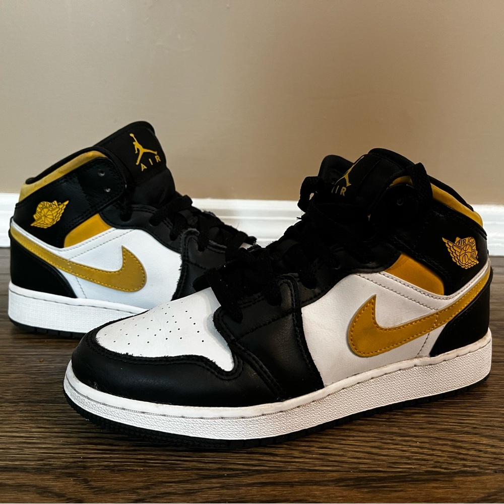 Air Jordan 1 Mid (GS)